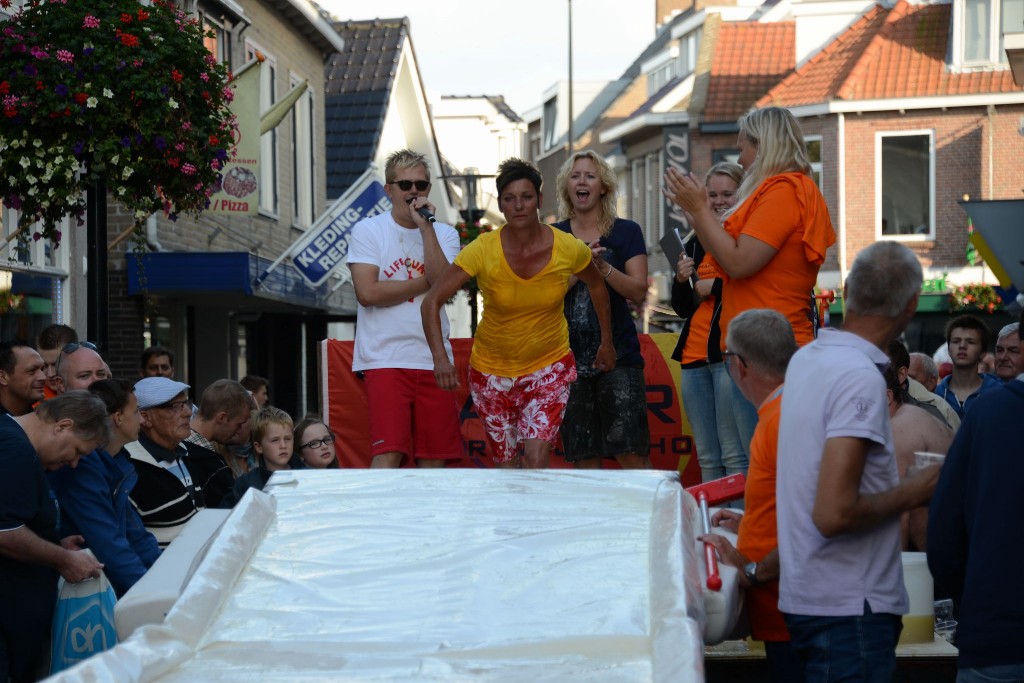 ../Images/Donderdag kermis 150.jpg